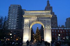 29-2 New York Washington Square Park Washington Arch With Christmas Tree At Night